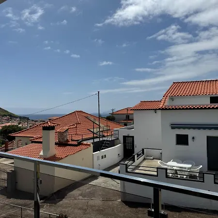 B - Elegent 2 Bedroom Modern Townhouse * Machico (Madeira)
