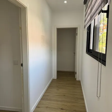 Beautiful Modern Townhouse With Parking Included Machico (Madeira)