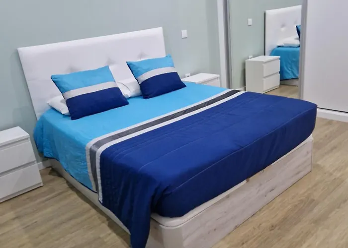 Casa de Férias Beautiful Modern Townhouse With Parking Included