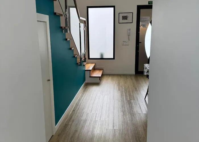 B - Beautiful 2 Bedroom Modern Townhouse With Private Parking Dom wakacyjny Machico (Madeira)