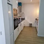 Beautiful Modern Townhouse With Parking Included