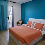 Beautiful Modern Townhouse With Parking Included 度假居 马希库