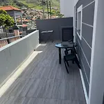 Beautiful Modern Townhouse With Parking Included