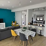 Beautiful Modern Townhouse With Parking Included *