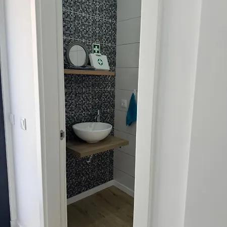 B - Beautiful 2 Bedroom Modern Townhouse With Private Parking Ferienhaus