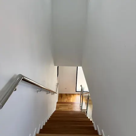 펜션 B - Beautiful 2 Bedroom Modern Townhouse With Private Parking 마치코