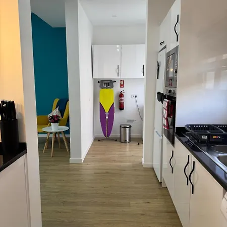 Ferienhaus B - Beautiful 2 Bedroom Modern Townhouse With Private Parking