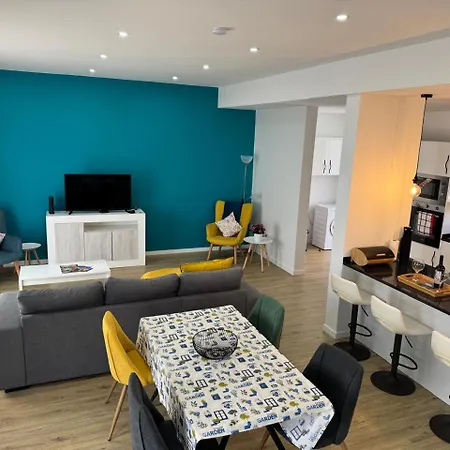 펜션 B - Beautiful 2 Bedroom Modern Townhouse With Private Parking 마치코