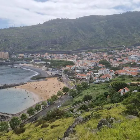 Beautiful Modern Townhouse With Parking Included Holiday home Machico (Madeira)