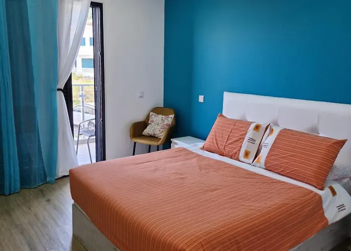 B - Beautiful 2 Bedroom Modern Townhouse With Private Parking Casa de Férias Machico (Madeira)