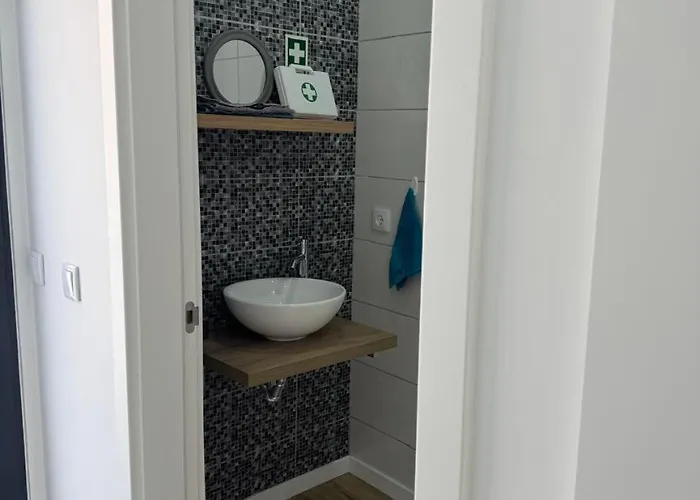 B - Beautiful 2 Bedroom Modern Townhouse With Private Parking Casa de Férias